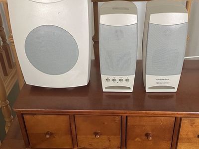 Gateway 2000 Computer Speakers & Subwoofer System White - Tested & Working perfectly.
