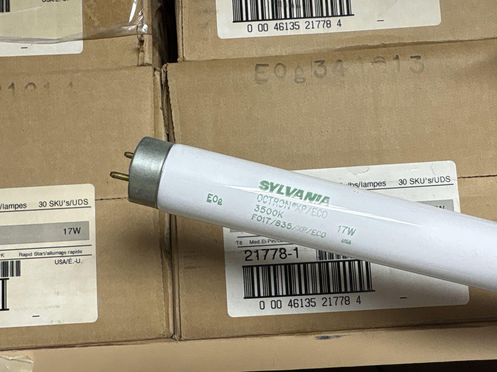 Sylvania FO17/835/XP/ECO light bulbs---BOXES OF 30----BULK OPTION AVAILABLE