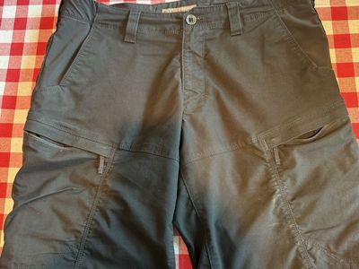 5.11 Tactical Men's Black Blend Shorts Size 36 - Durable & Functional