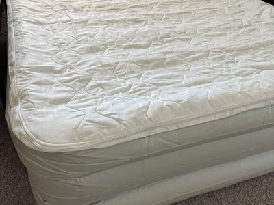 Coleman Queen Size Air Mattress with Built-in Pump and Quilted Topper