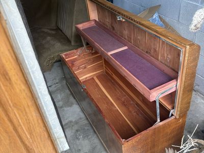 Vintage Wooden Cedar Blanket Chest Storage Box with Lift-Out Tray