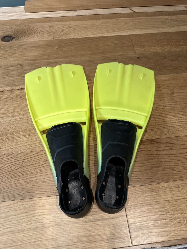 Snorkel, Diving, Swimming Fins Size M 20in long