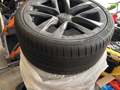 2021 Tesla Model S 21" Arachnid Wheels & Michelin Pilot Sport 4S Tires