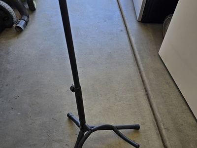 Sleek and lightweight Guitar Stand