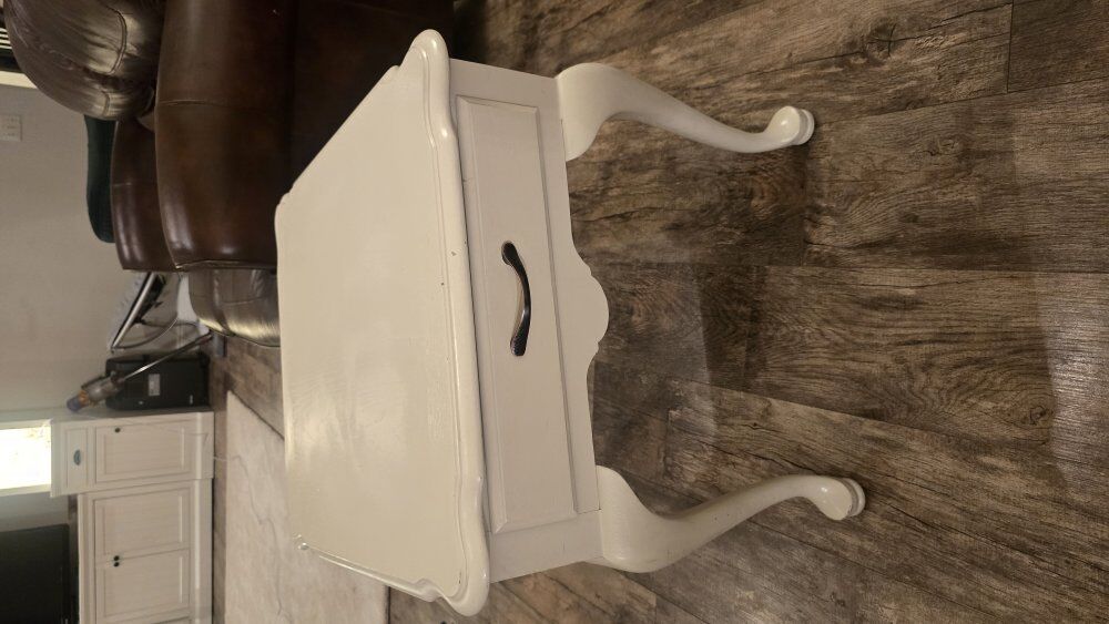 Solid wood Thomasville end table pair