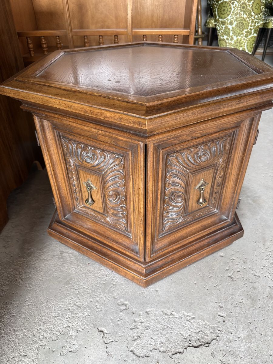 Main image 8