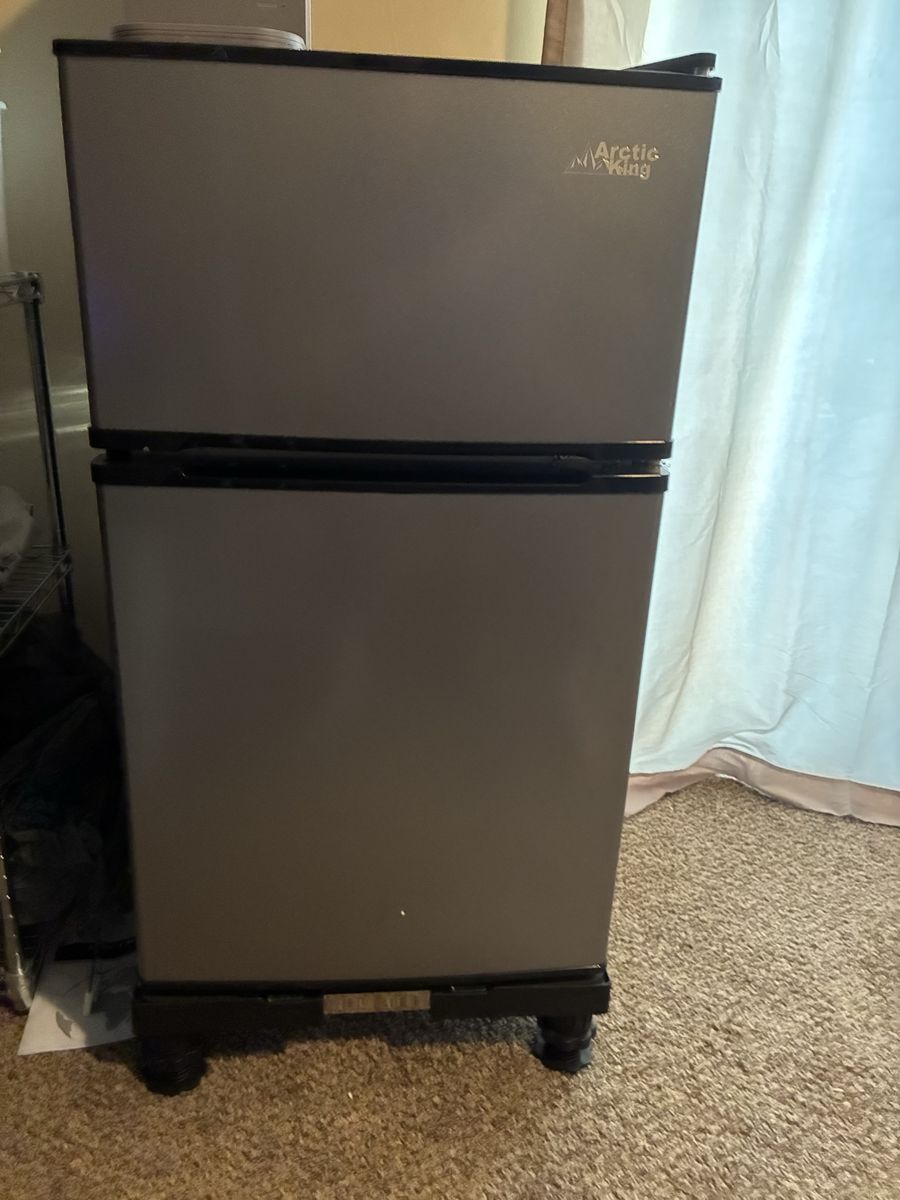 Mini fridge and riser