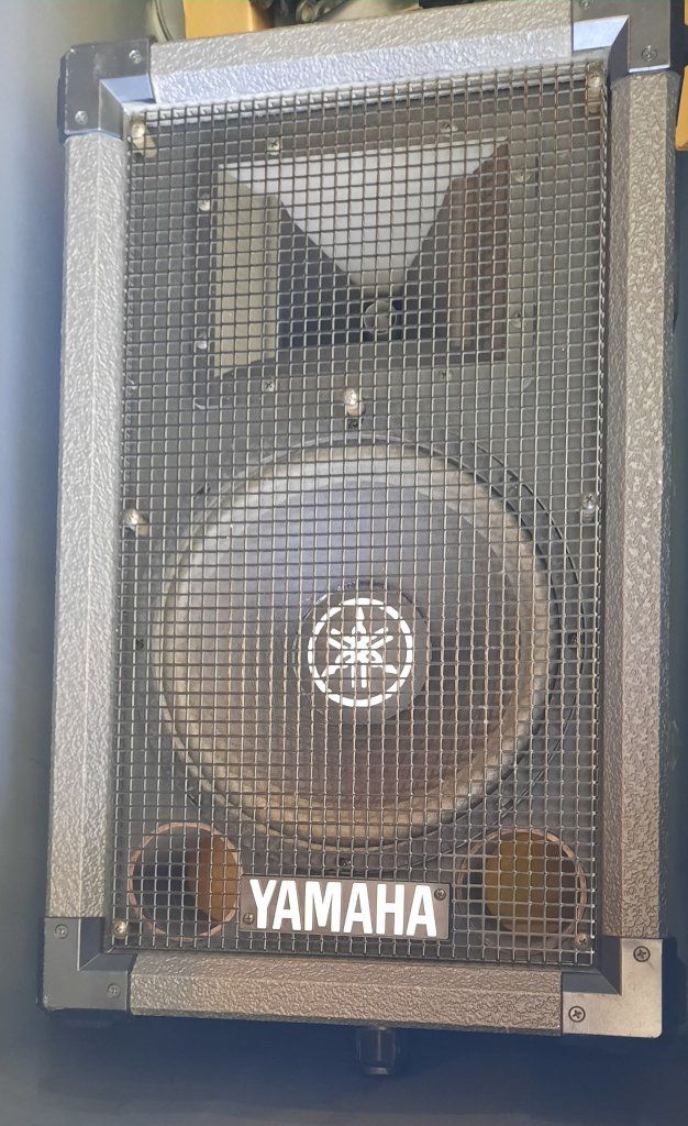 Yamaha S110H11 speakers with tripod stands
