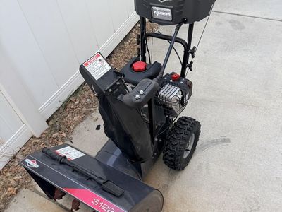 Briggs & Stratton S1224 Snow Blower / Snow Thrower - Practically New!
