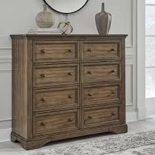 Universal Broadmoore Charleigh 8-Drawer Chest  1782844 #106692