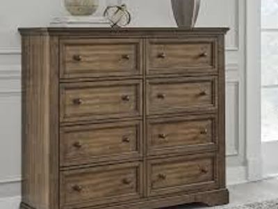 Universal Broadmoore Charleigh 8-Drawer Chest 1782844 #106692