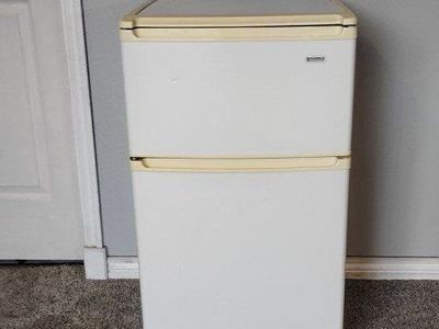 Kenmore mini small freezer top fridge works excellent