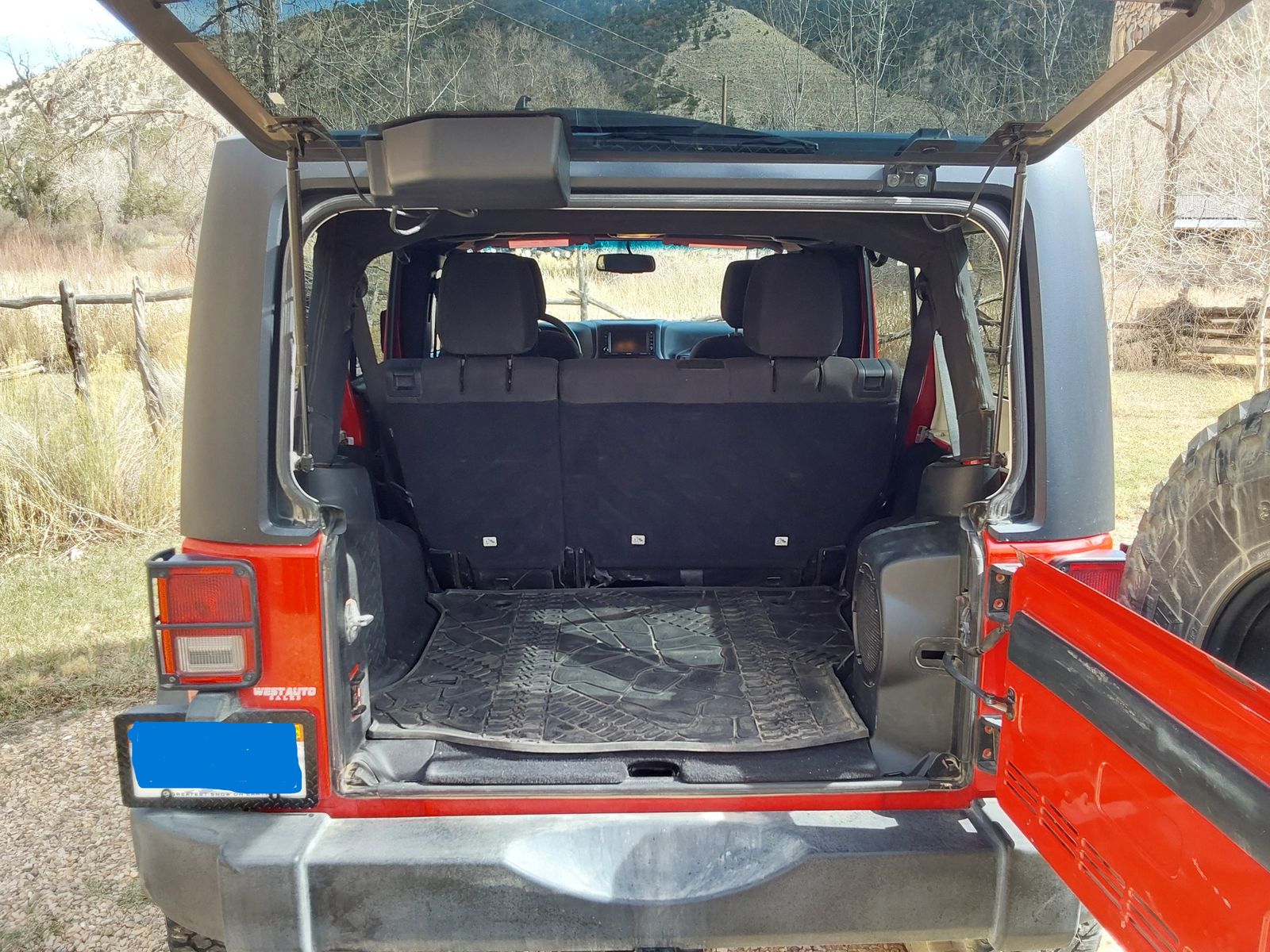 Main image 6