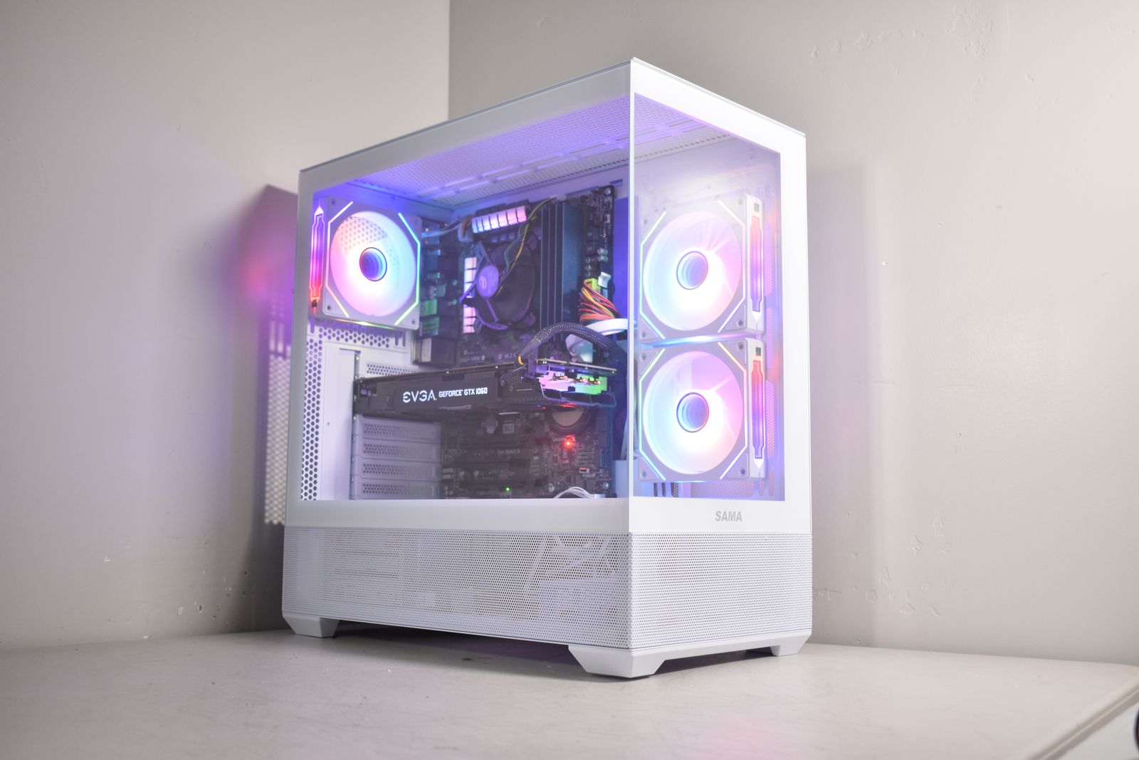 White RGB Gaming - i7-4790, GTX 1060, 16gb Ram, SSD