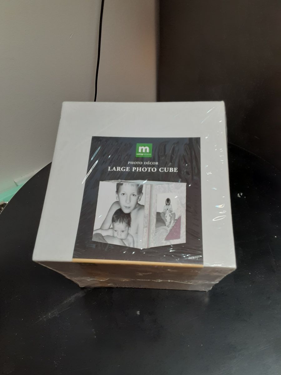 Making Memories Photo Cube