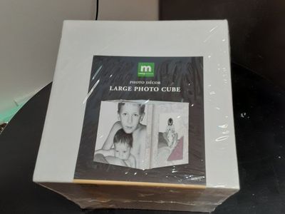 Making Memories Photo Cube