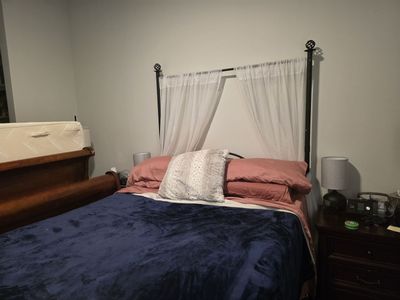 Need gone ASAP! Queen Post and canopy bed