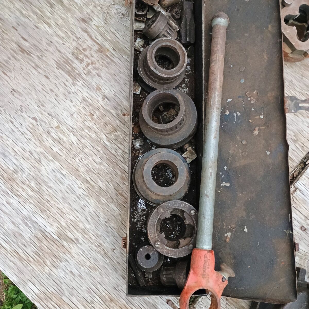 Miscellaneous Pipe Dies and box.