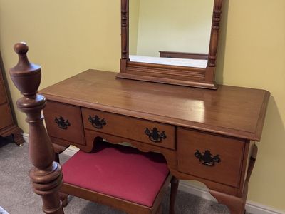 Vintage Cherry Wood Vanity with Mirror and Bench - 3 Drawers, Cabriole Legs
