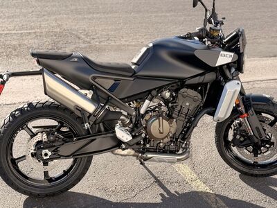 2025 Husqvarna Svartpilen 801 Motorcycle