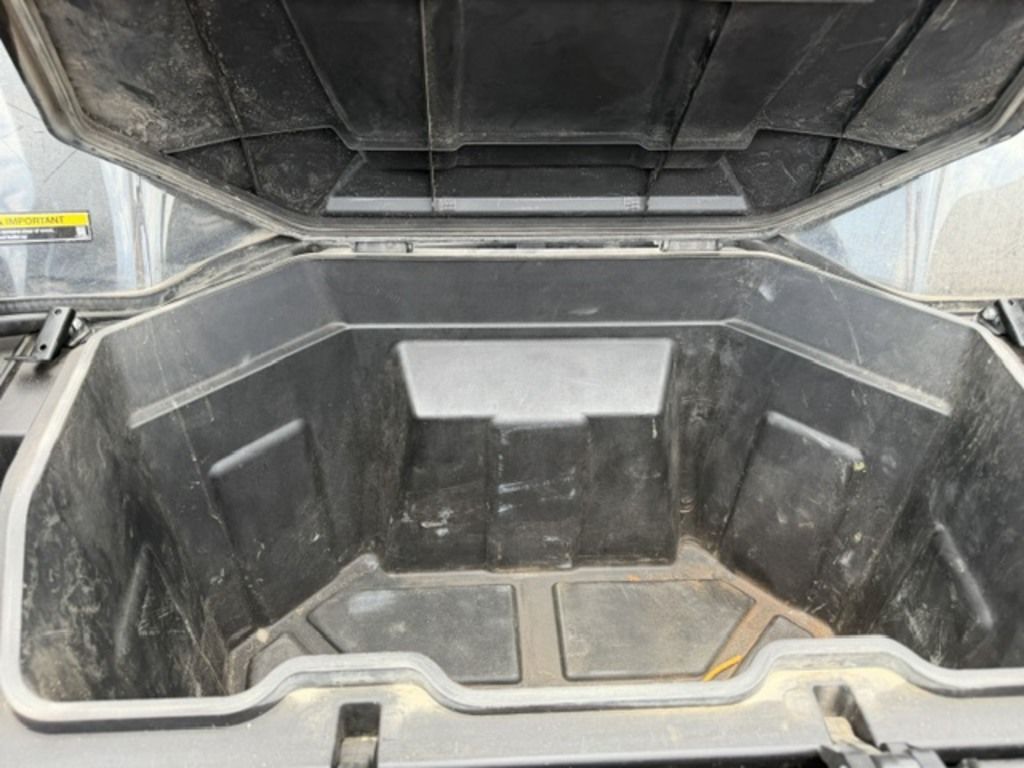 Main image 6