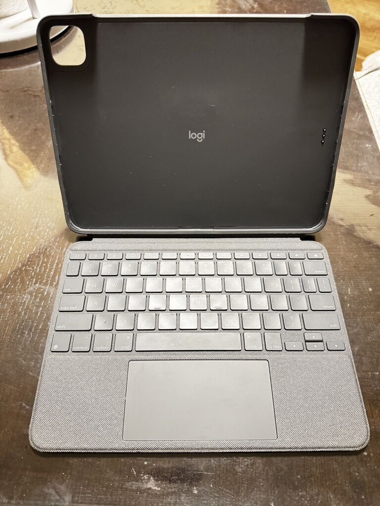 Logitech Combo Touch Ipad Pro 11