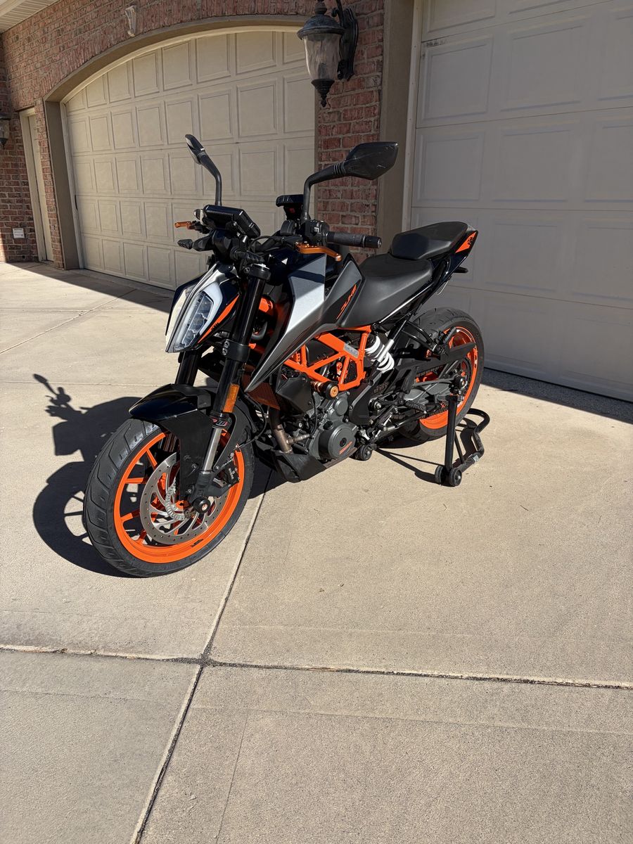 2022 KTM Duke 390