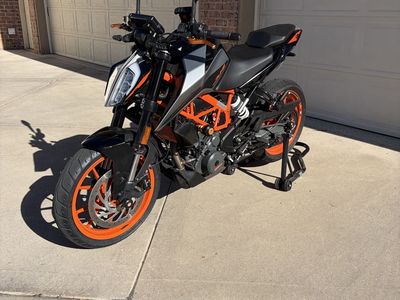 2022 KTM Duke 390