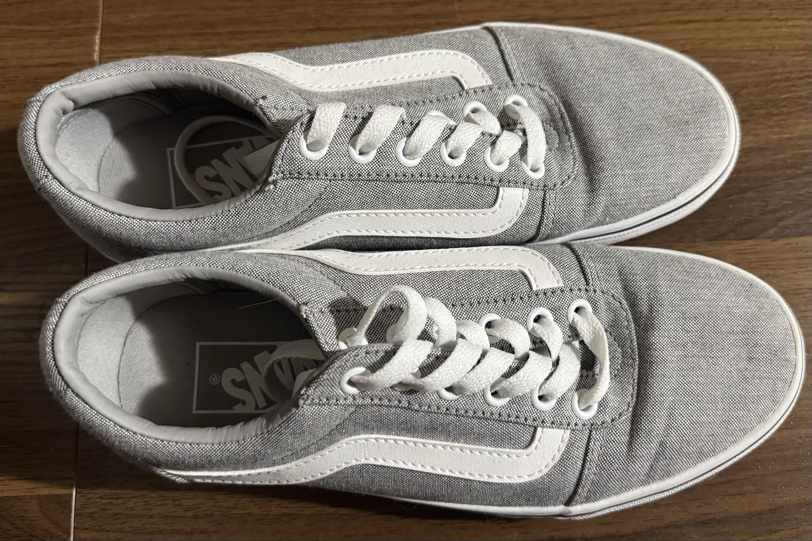 Women’s US 7.5 Old Skool Vans