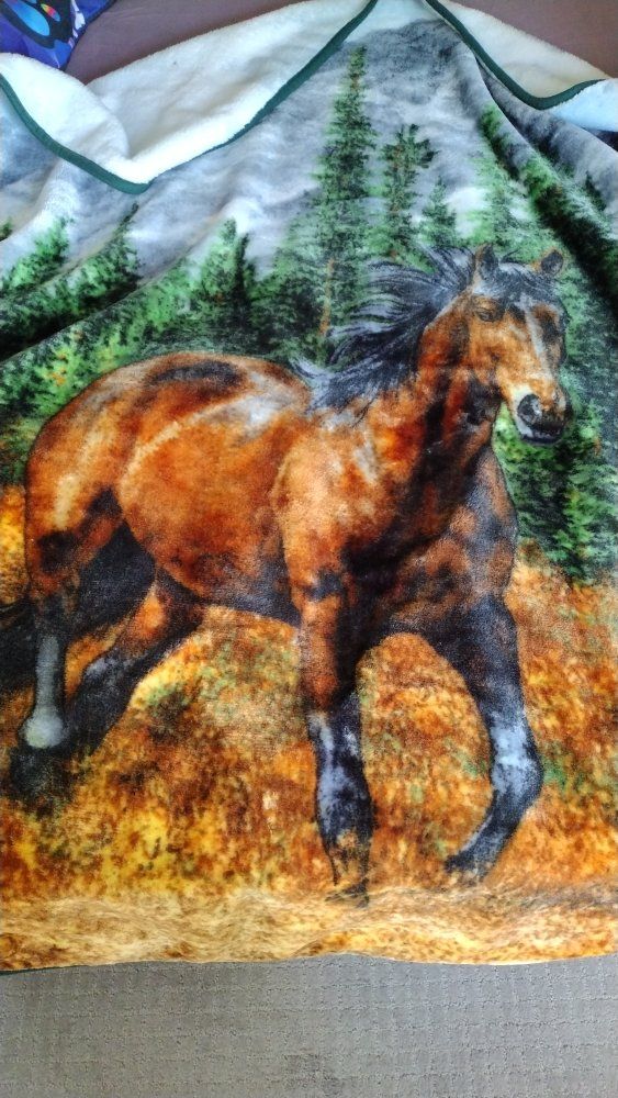 Horse Print Fleece Blanket - Warm & Soft Throw with Mountain & Forest Scene
