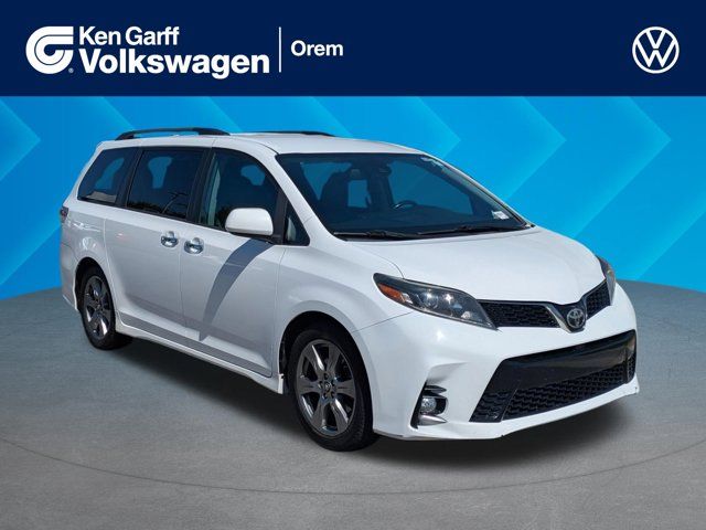 2018 Toyota Sienna SE 8-Passenger