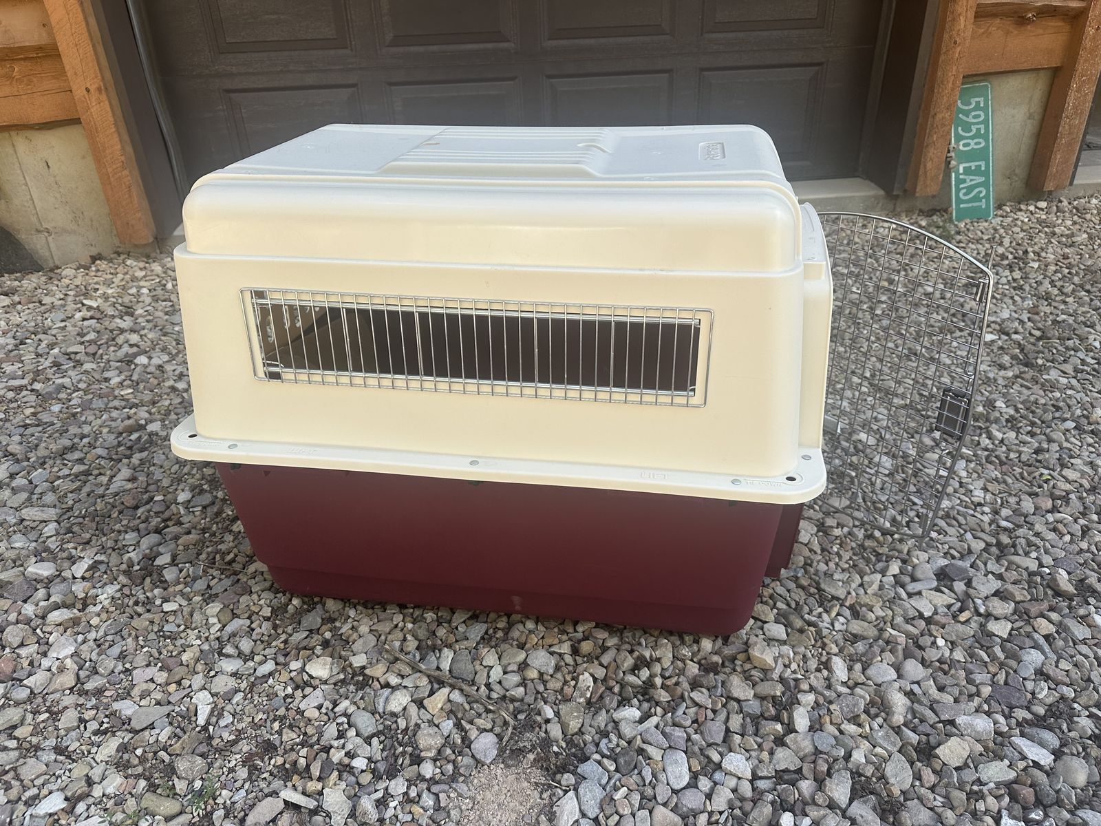 Petmate Large Plastic Dog Kennel / Travel Crate with Metal Door