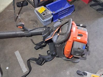 Husqvarna 350BT 50.2cc 180 MPH Gas Backpack Leaf Blower