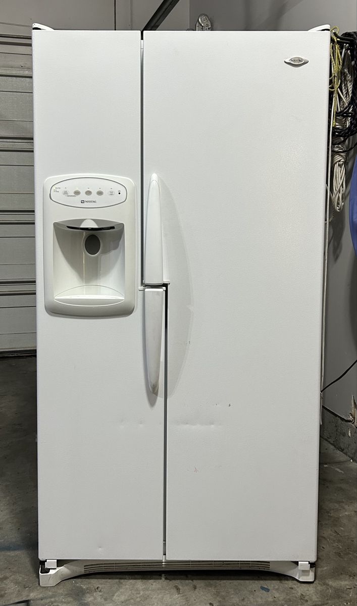 Side by side refrigerator