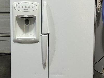 Side by side refrigerator