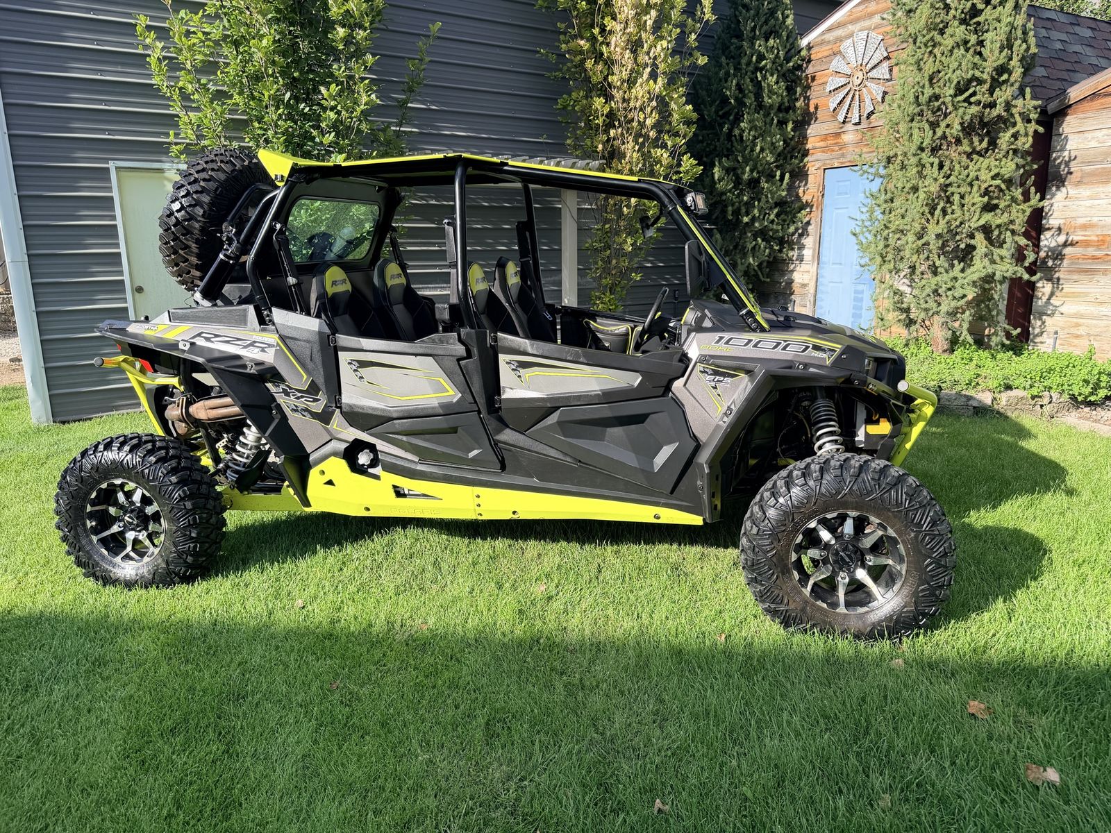2016 Polaris RZR XP 1000 Side-by-Side UTV - 4 Seater, Black and Neon Yellow