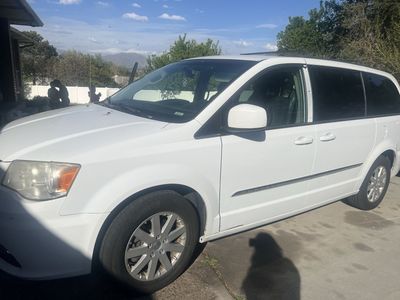 2014 CHRYSLER TOWN AND COUNTRY