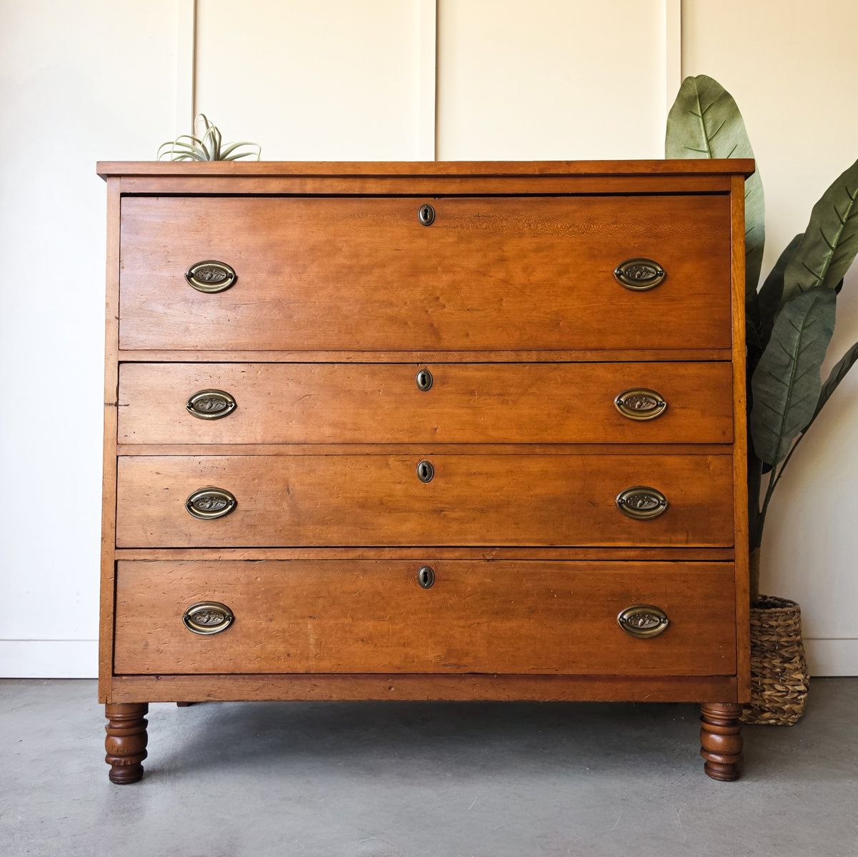 *FREE DELIVERY* Antique Wood Dresser!