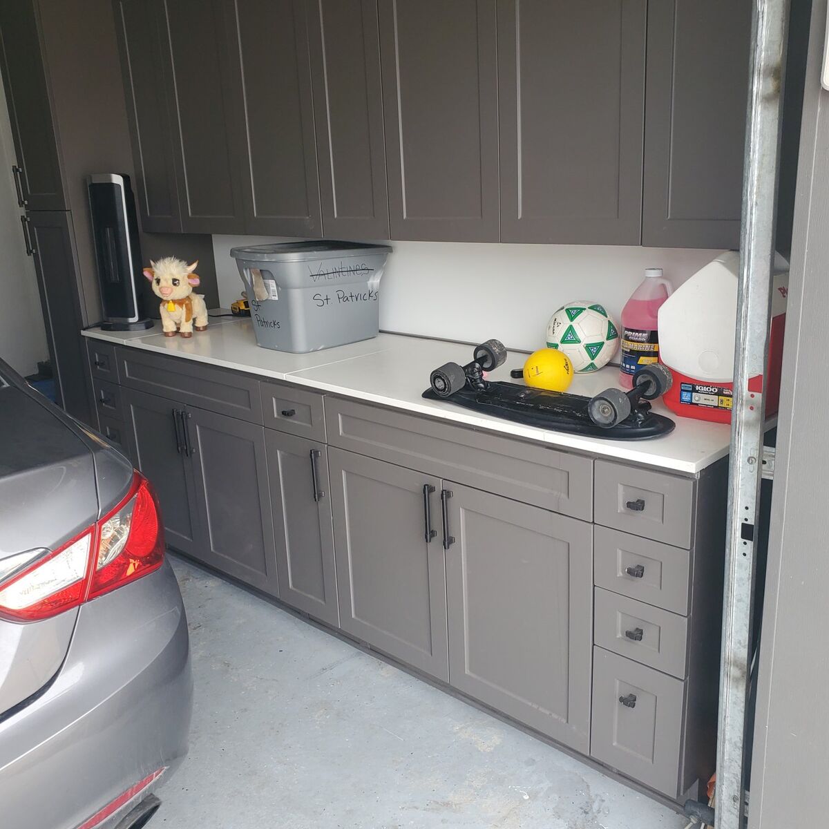 Cabinets and cupboards