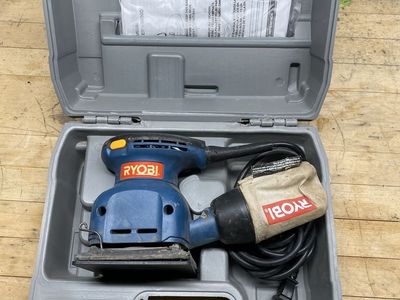 RYOBI RS290 Random Orbit Sander with Dust Bag & Case