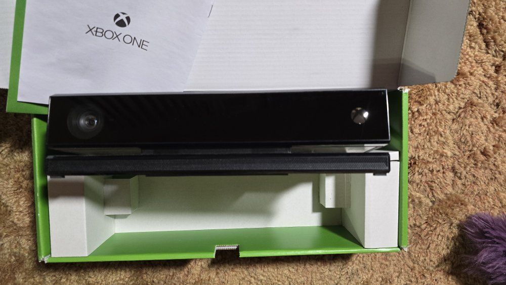 XBOX ONE KINECT SENSOR BAR (LIKE NEW)