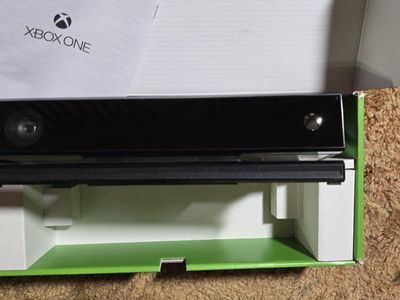 XBOX ONE KINECT SENSOR BAR (LIKE NEW)