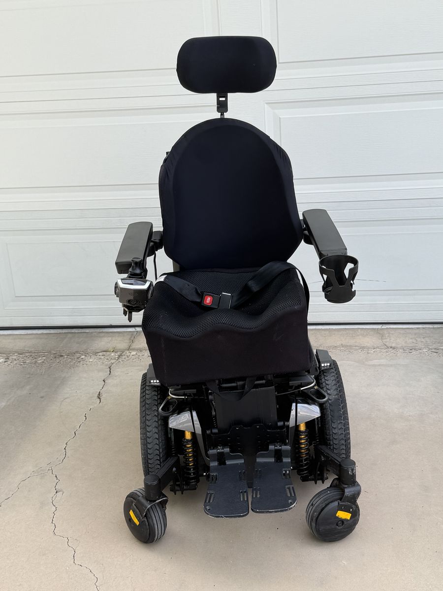 Quantum Q6 Edge Power Wheelchair