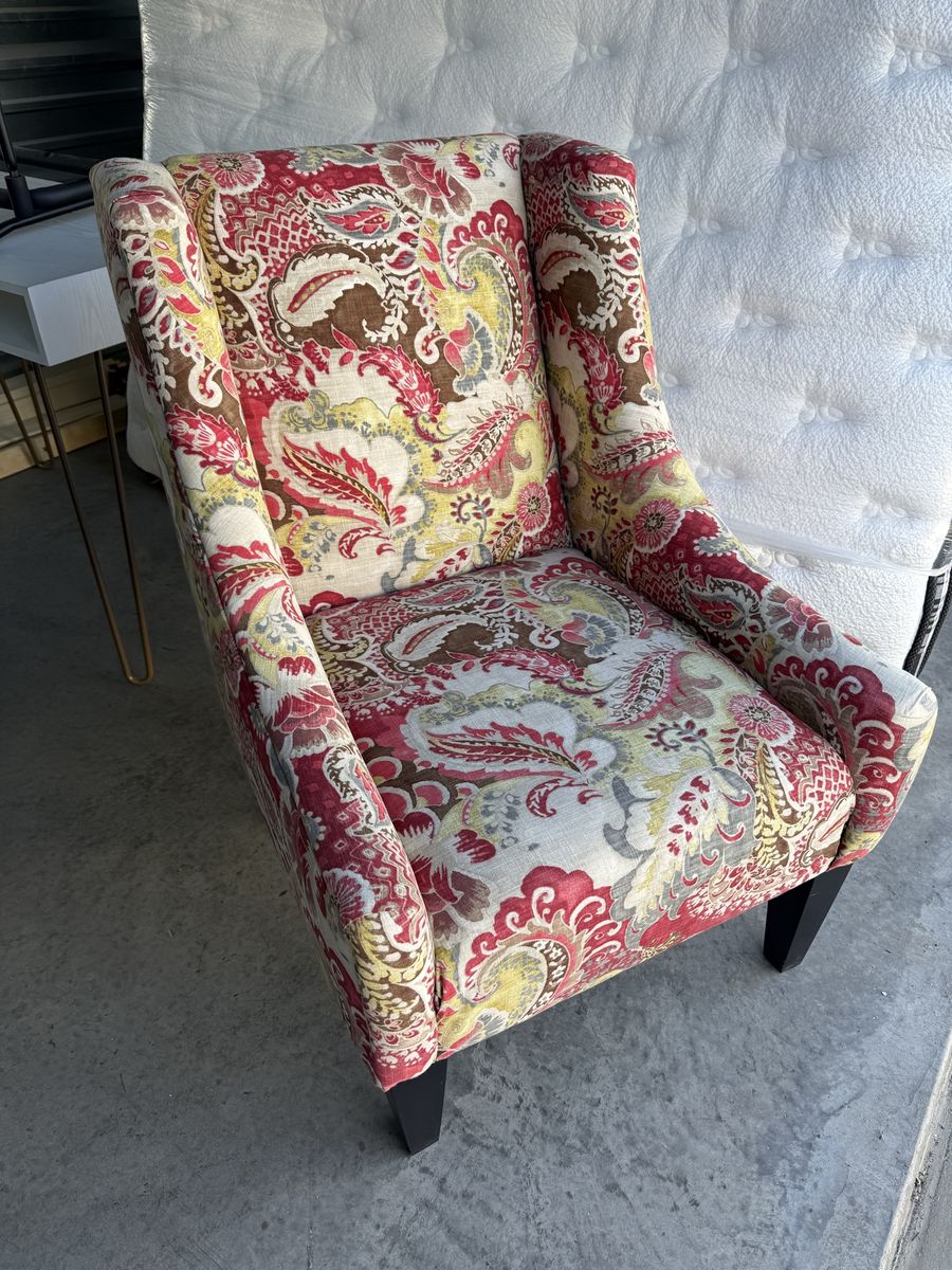 Floral Accent Chair – Colorful Upholstered Armchair