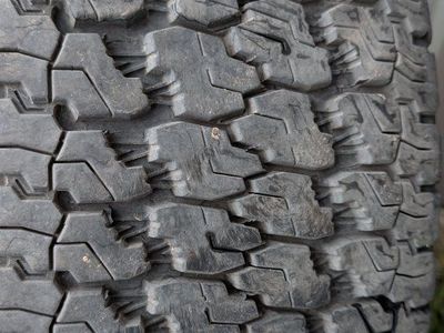 LT- 265/70R17