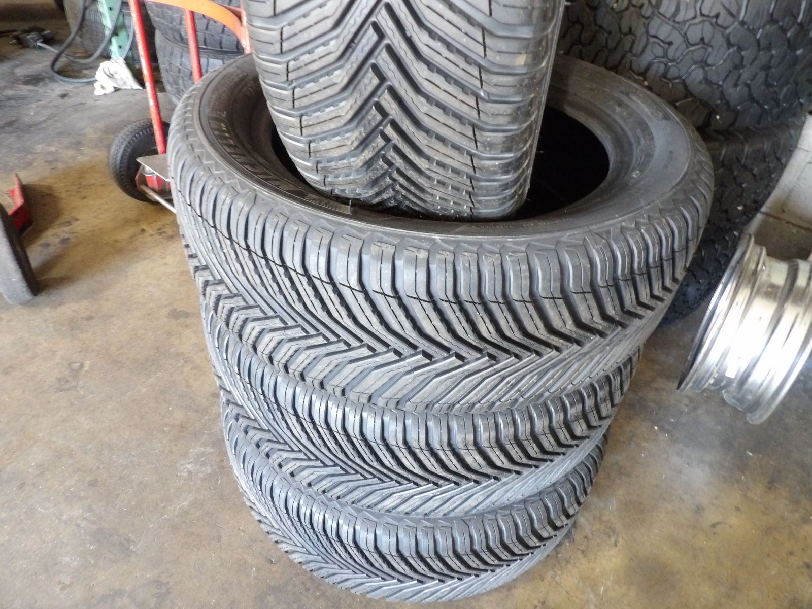 235/55R19 MICHELIN CROSSCLIMATE 2 SET OF NEW TIRES