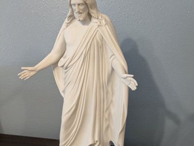 Marble Christus Statue 19"