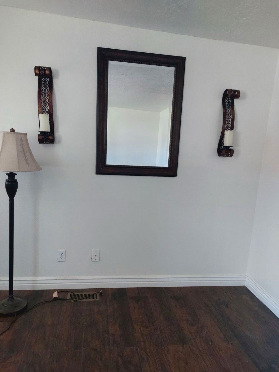 4 Piece home decor set.