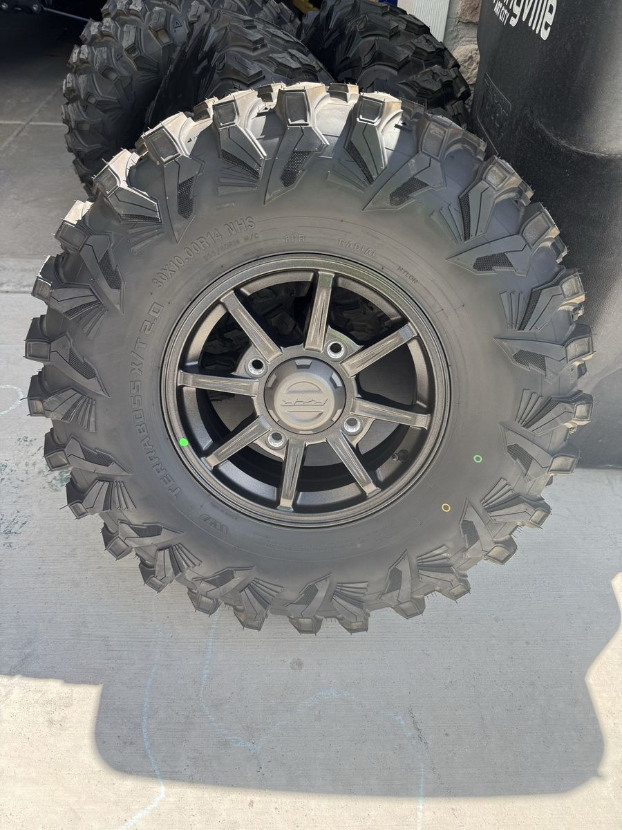 Brand new 30x10r15