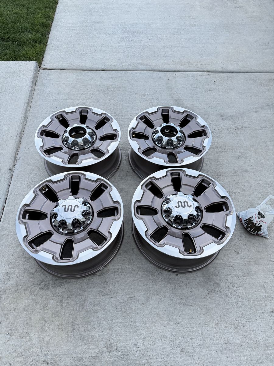 Ford F350 King Ranch Rims 20” Like new w/sensors